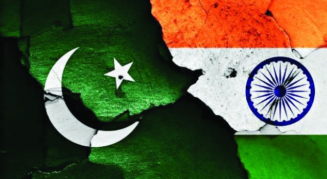 Индия и Пакистан решили прекратить огонь впервые за почти 20 лет